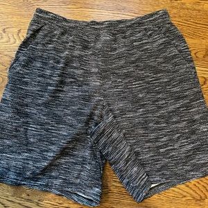 XL Lululemon shorts with liner 9”shorts